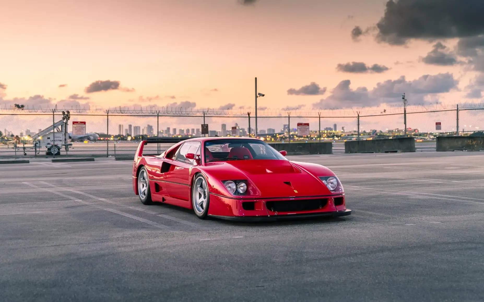 0 Ferrari F40 LM