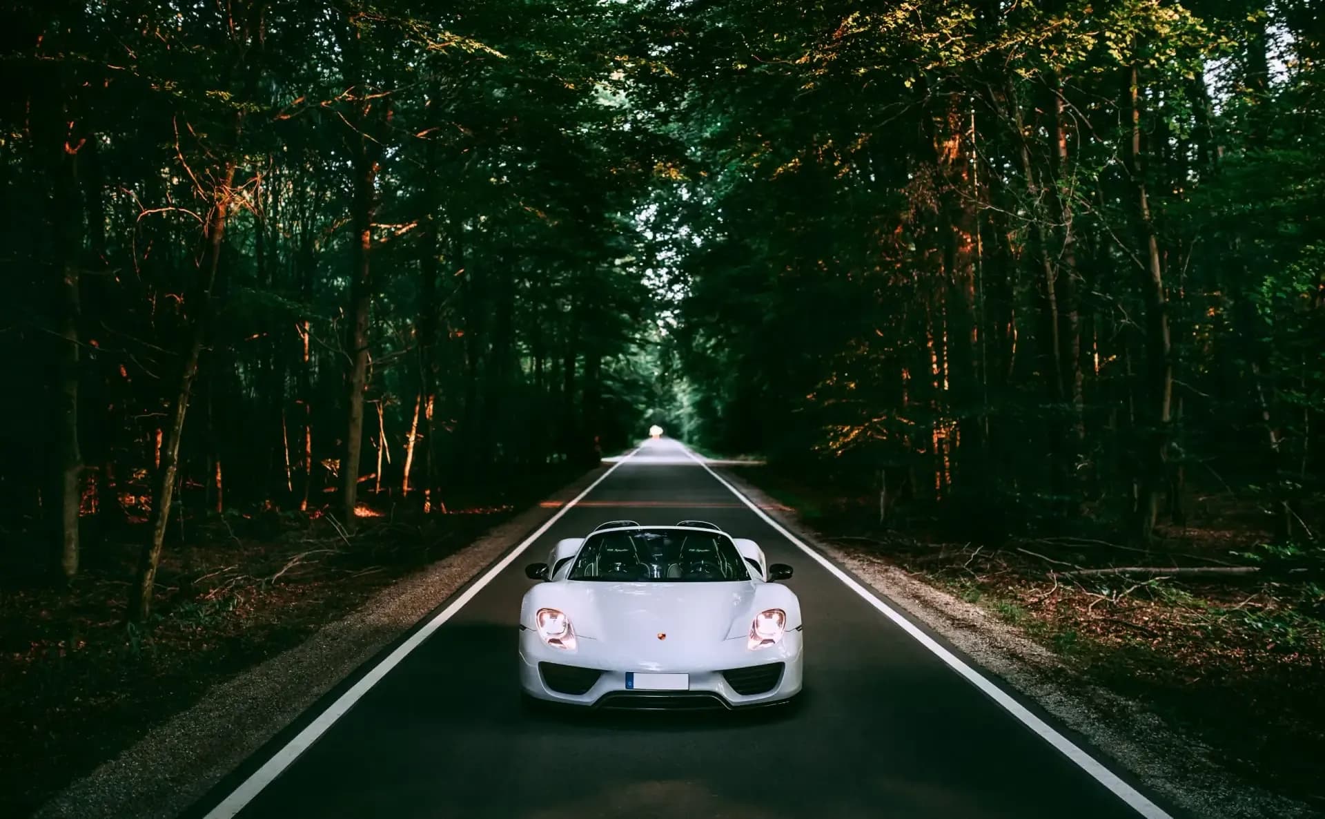 0 Porsche 918 Spyder