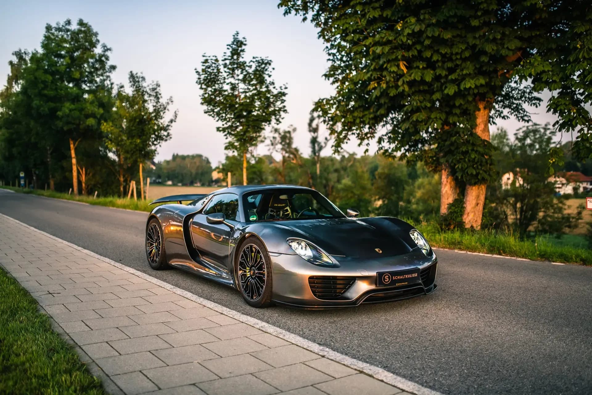 0 Porsche 918 Spyder
